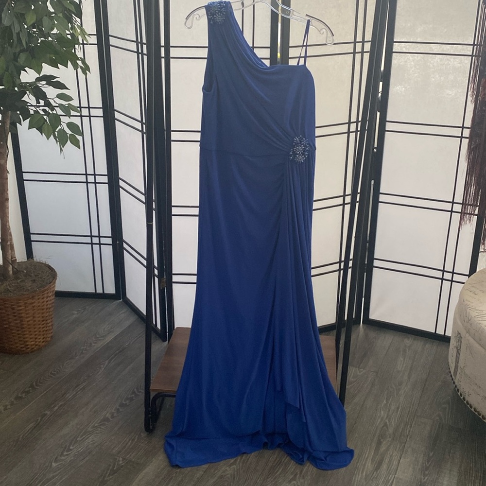 Adrianna Papell Evening Gown